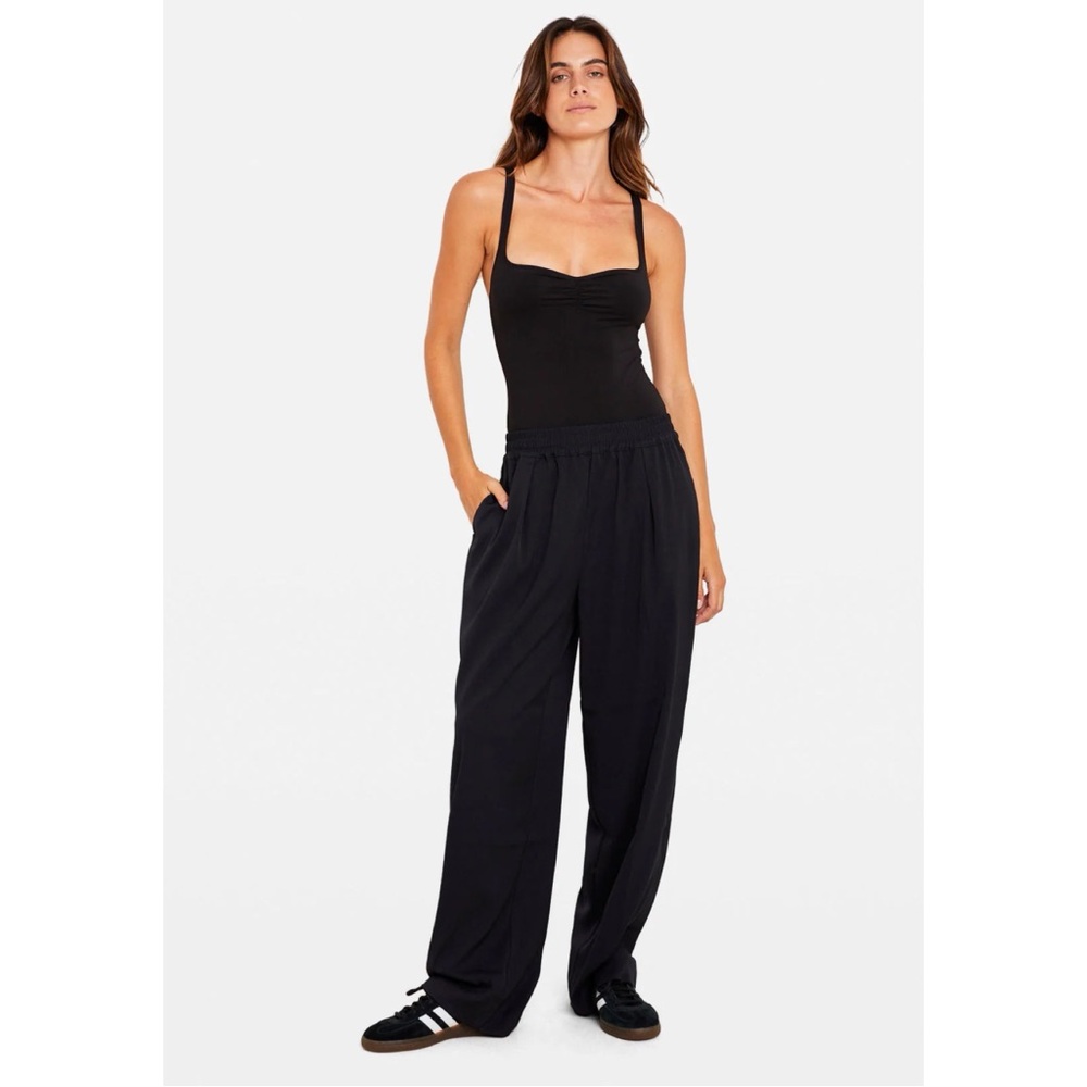 New w/ Tags Samsoe Samsoe Trousers size XS. Will also fit a small.